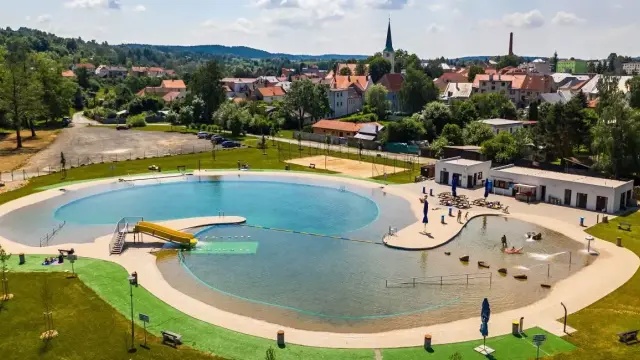 Přírodní koupaliště Malvíny – Sportoviště, Třešť